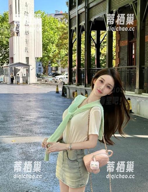 51黑料网 想要解锁51黑料网的ios独家内容?快来一起沉浸在瓜海里吧!