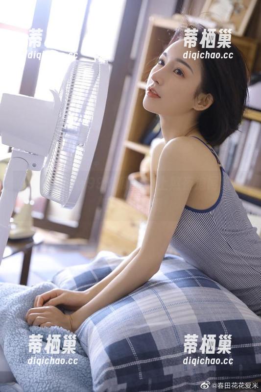 在99吃瓜app上熬夜追网纸，后果自负哦