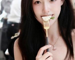 疯狂追剧怕没梗？hl155.ccm黑料链接来助攻，带你走进不一样的剧情世界！