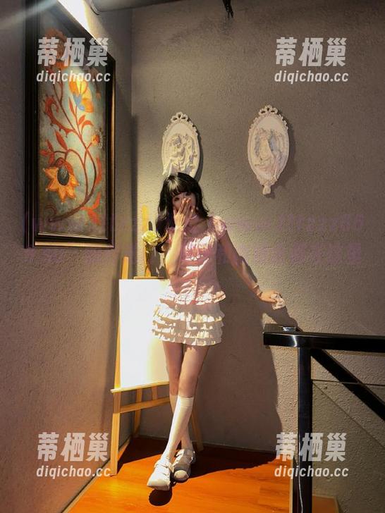 透过“www.tttzzz668.su”的传送门，辣评和幽默全都在这里！