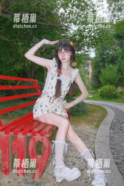 别等了，五一吃瓜网在线——今天的瓜味道特别，忍不住想一口吞下去！