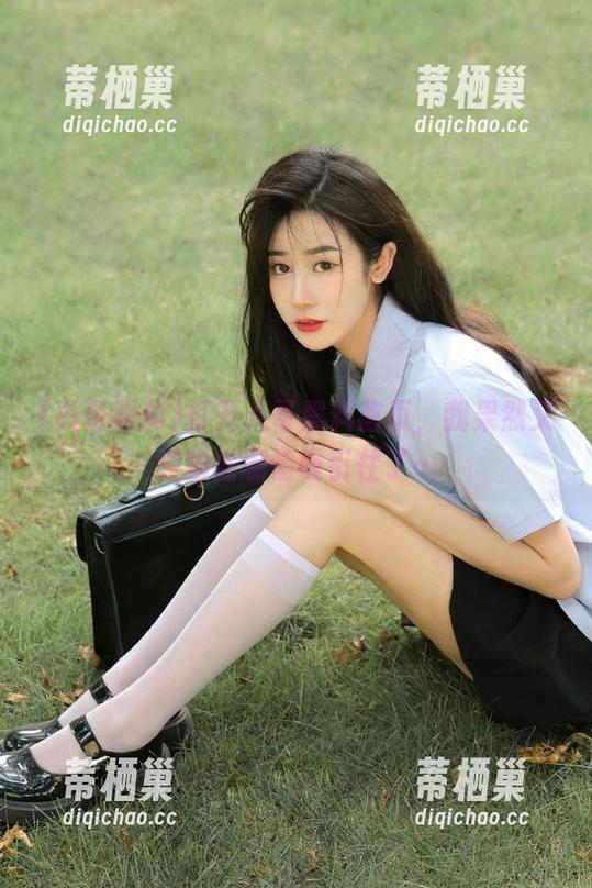 打开八哥黑料首页，我果然又被狗血剧情吸引住了…