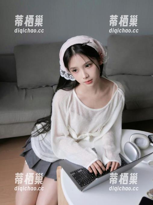 想追星？登录‘吃瓜不打烊’，外圈贱萌小帅哥，天啊，太上头了吧！