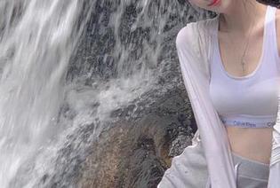听朋友喊着“下载吃瓜直播”，我就稀里糊涂尝试了，如今后悔得肠子都青了。