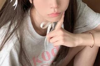 别在“吃瓜网t7wcc”入口外犹豫，这里是边缘人聚集地。