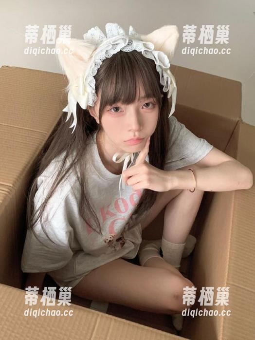别在“吃瓜网t7wcc”入口外犹豫，这里是边缘人聚集地。