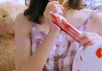 如果你在看“吃瓜网址”视频，记得给抖音点个赞哦！