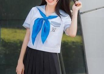 我在iOS刷国产吃瓜黑料，发现自己每条新闻都像是一款未发布的游戏。