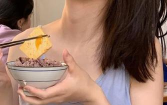 观看黑料不打烊su首页，怎么总觉得这儿比真人秀节目还刺激