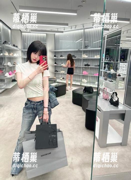 黑料在线 要是你下载了黑料在线,今晚的无聊约会别怪我没提醒!
