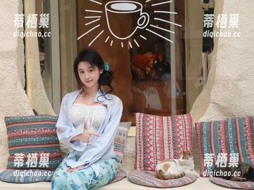 在“黑料正能量index苹果版”碰到前任了，果然是台劲爆的情感炸弹！