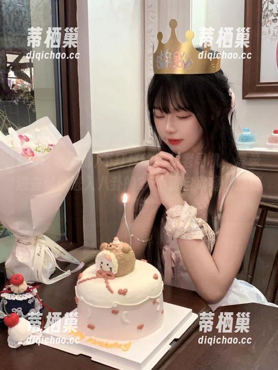 黑料老司机 不打烊的黑料老司机,登录进去就像进入八卦的24小时自助餐,随便吃