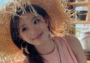 黑料老司机开辟的另类线路，各种八卦随时catch！